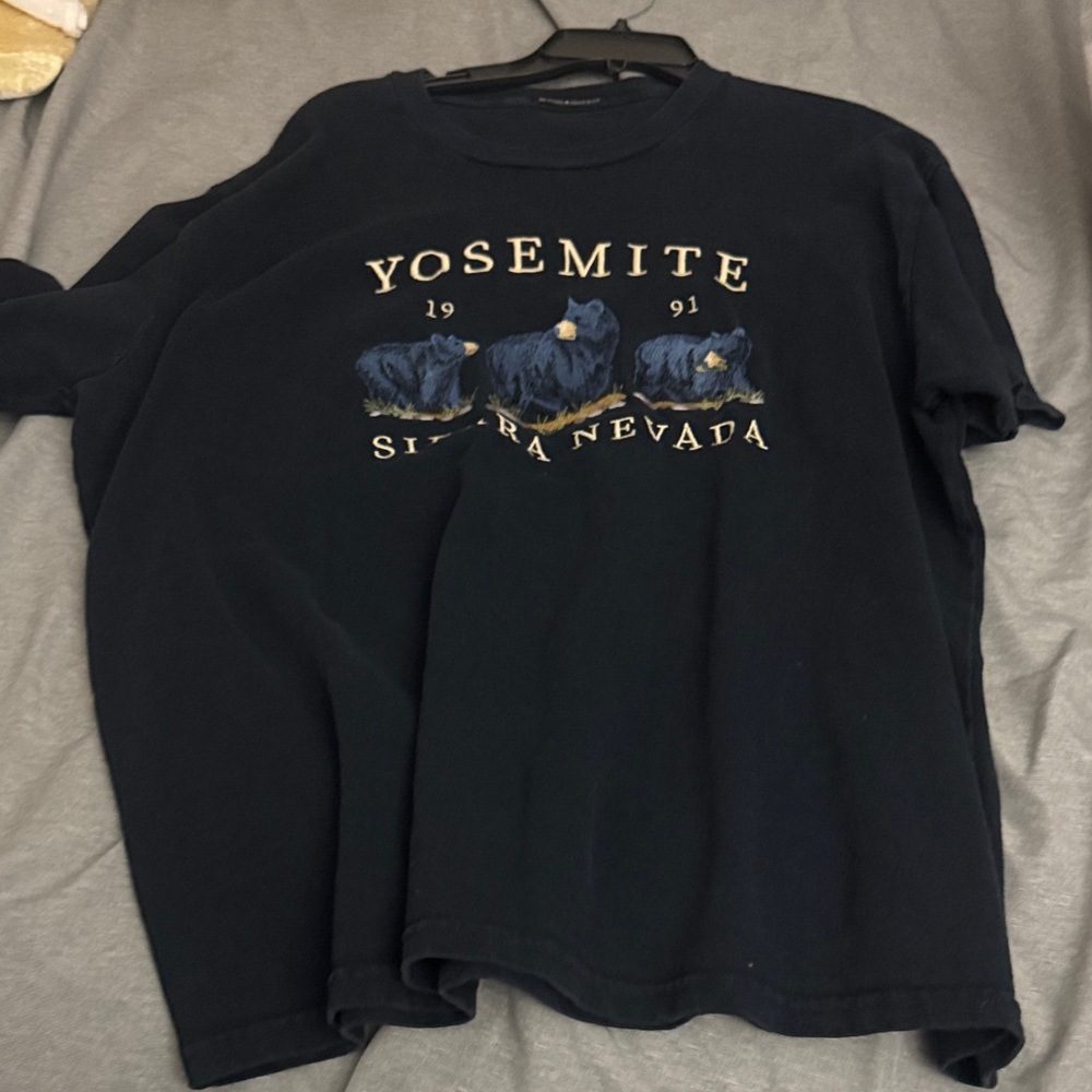Brandy Melville Navy Yosemite Bear Graphic Tee